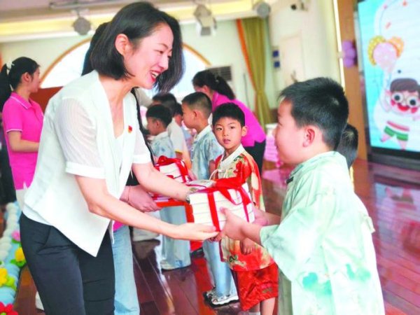 钱投网 童心筑梦忆成长 水趣狂欢启新程